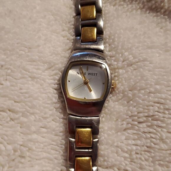 Nine West Analog Watch Silver & Two-Tone Interchangeable Flip Metal Band 9W/1273 - Picture 4 of 9